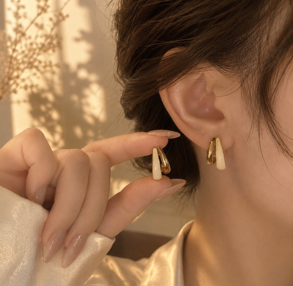 Ivory Shell Stud Earrings